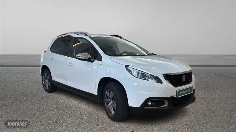 Usado Peugeot 2008 Signature Sky 82 CV (60 kW) 2019 Blanco SUV
