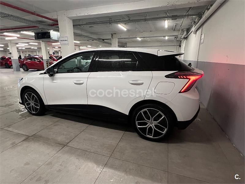 Usado MG MG4 EV Luxury 2024 Eléctrico Utilitario