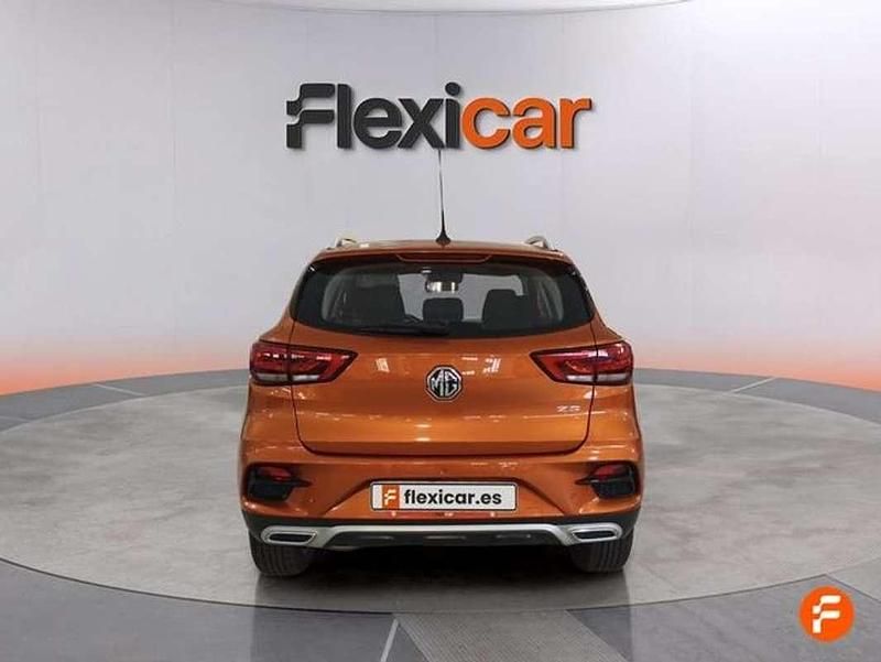 Usado MG ZS Luxury 106 CV (77 kW) 2025 Naranja SUV