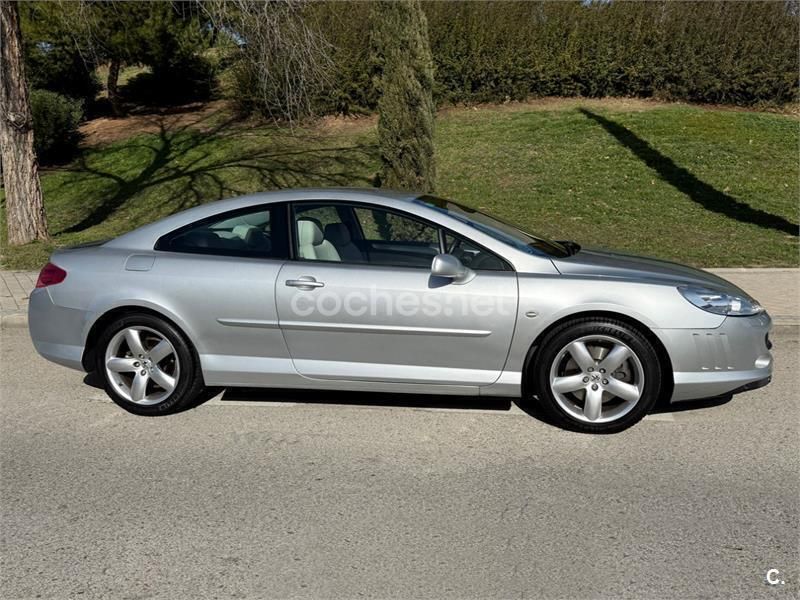 Gris / plata Usado 2007 Peugeot 407 Coupe Coupe | 7490 € (Un poco caro) - Imagen 1/4