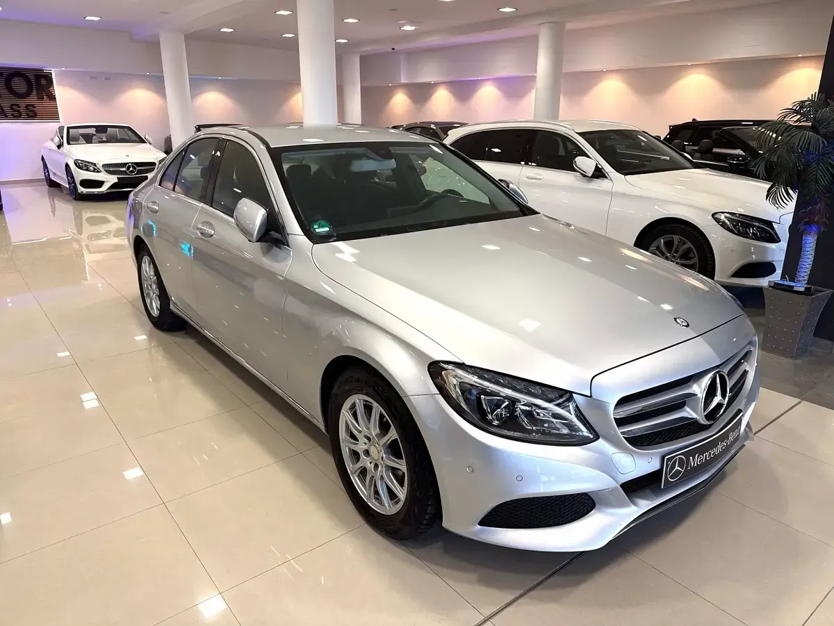 Begagnad Mercedes C180 Avantgarde 156 HK (114 kW) 2016 Grå Sedan