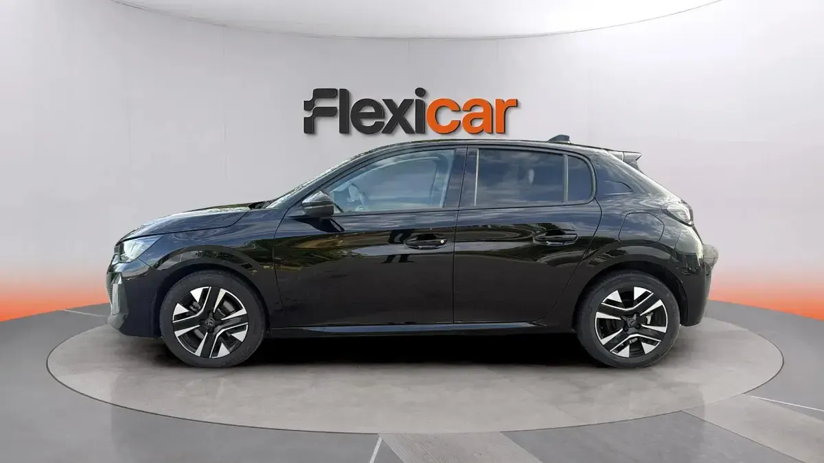 Usado Peugeot 208 Allure 101 CV (74 kW) 2025 Negro Utilitario