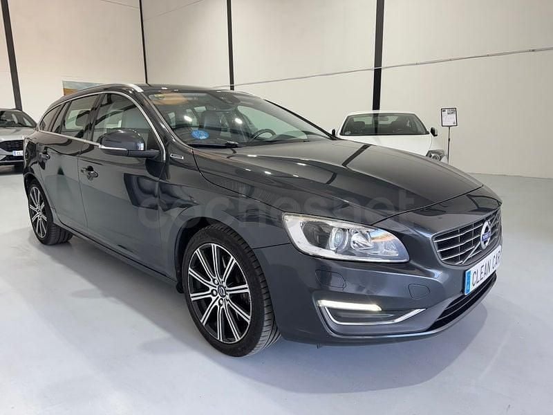 Usado Volvo V60 Summum 283 CV (208 kW) 2016 Gris / plata Familiar
