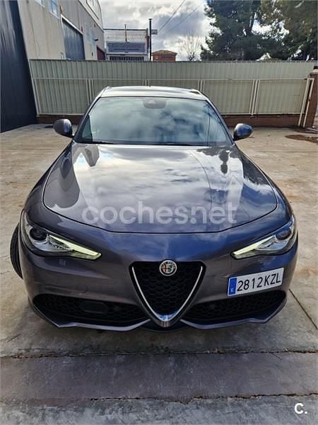 Gris / plata Usado 2019 Alfa Romeo Giulia Veloce Berlina | 35.000 € (Precio justo) - Imagen 1/4