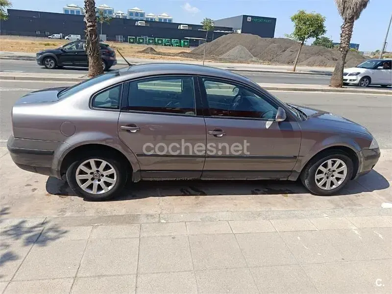Usado VW Passat Advance 130 CV (95 kW) 2005 Verde Berlina