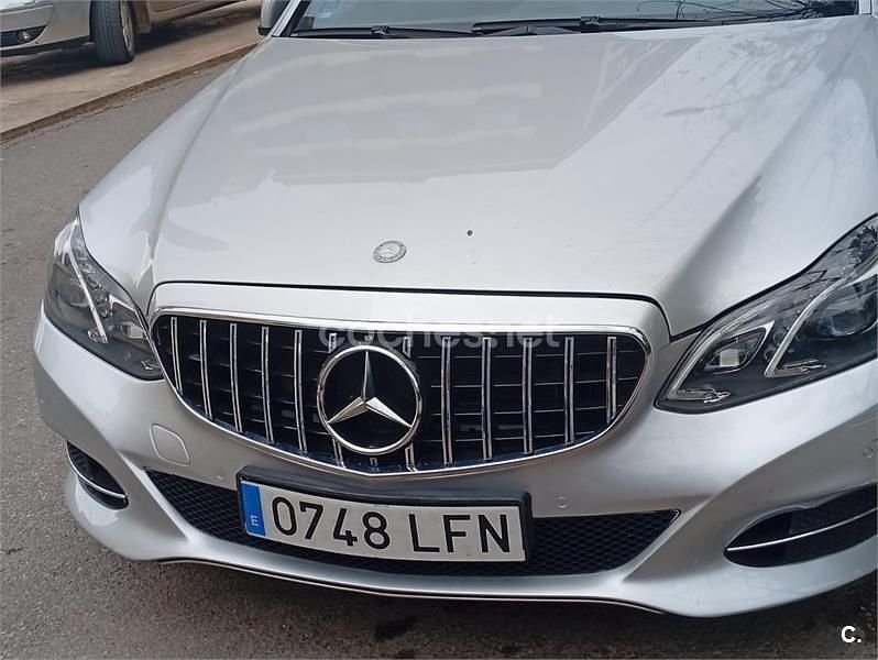 Usado Mercedes E300 Avantgarde 231 CV (169 kW) 2014 Gris / plata Berlina