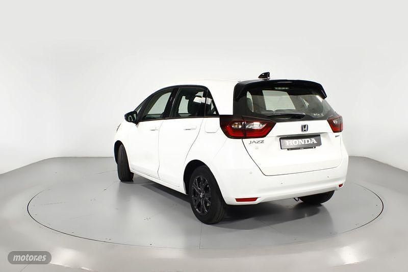 Usado Honda Jazz Elegance 109 CV (80 kW) 2022 Blanco Utilitario