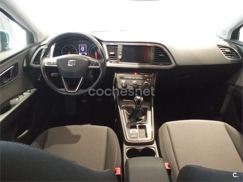 Usado Seat Leon ST Style 115 CV (84 kW) 2018 Gris / plata Familiar