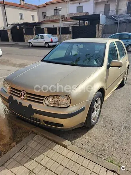 Usado VW Golf IV Conceptline 110 CV (80 kW) 2003 Beige Berlina