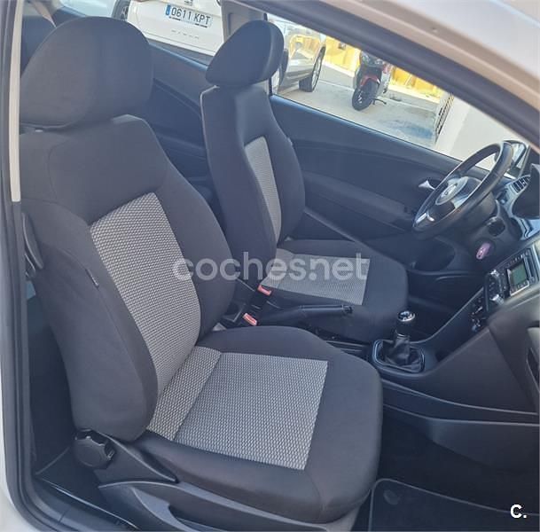 Usado VW Polo Advance 70 CV (51 kW) 2013 Blanco Utilitario