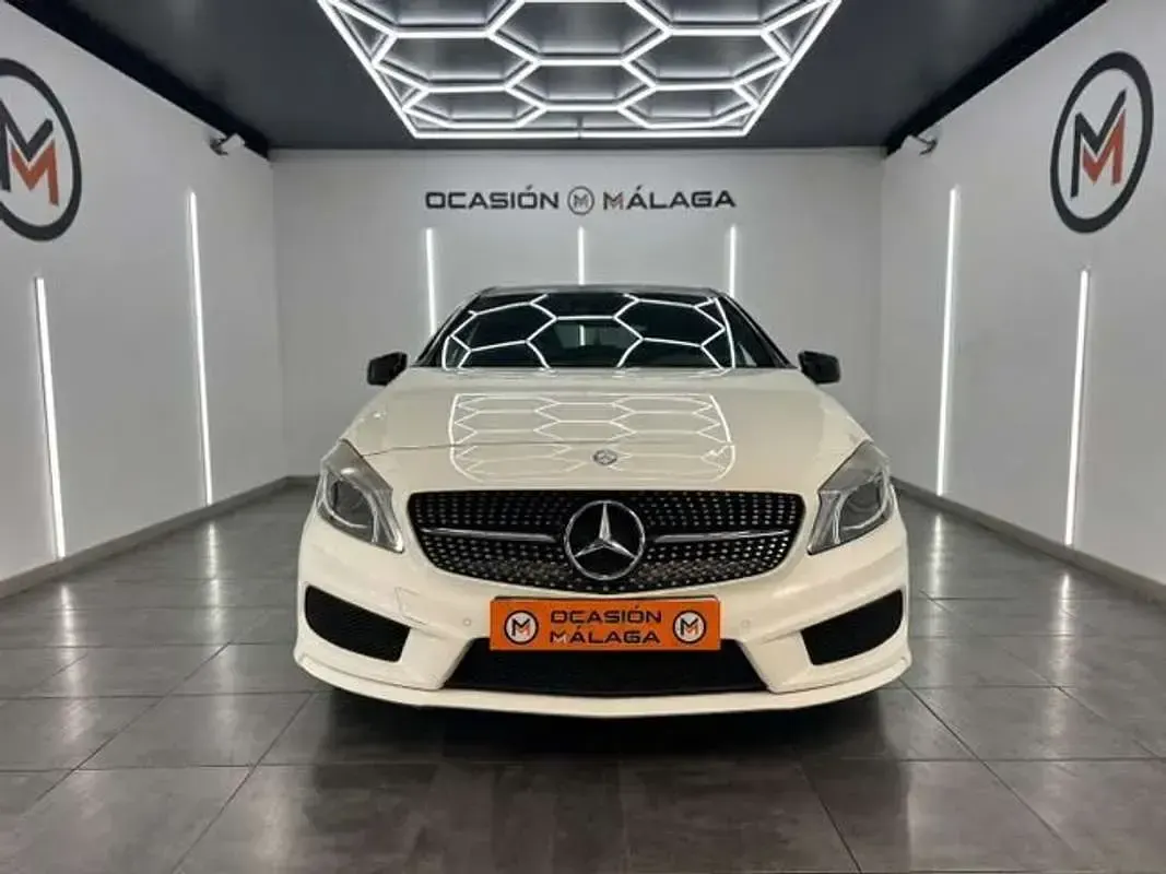 Usado Mercedes A220 AMG line 170 CV (125 kW) 2014 Blanco Utilitario
