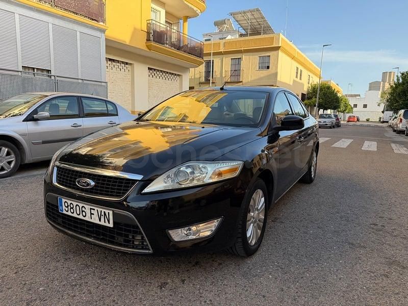 Usado Ford Mondeo Ghia 140 CV (102 kW) 2007 Negro Berlina