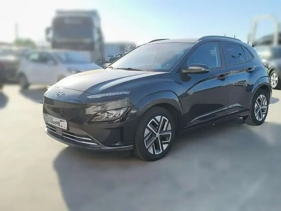 Usado Hyundai Kona Style 150 kW (204 CV) 2021 Gris SUV