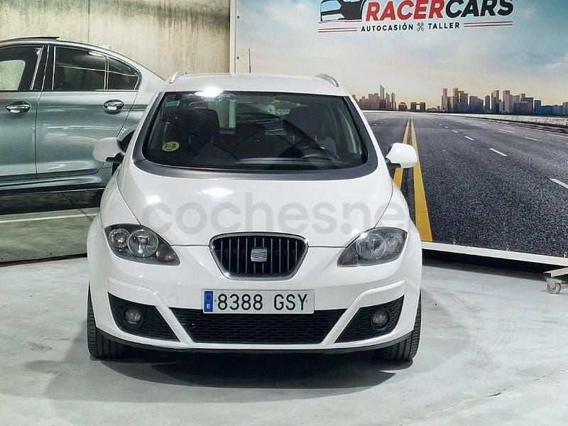 Usado Seat Altea XL Style 105 CV (77 kW) 2010 Blanco Monovolumen