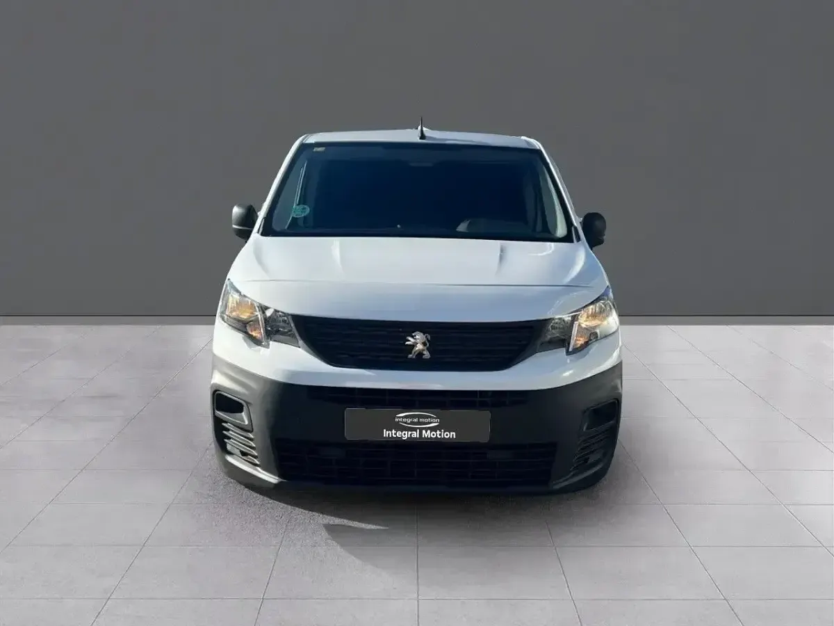Usado Peugeot Partner 102 CV (75 kW) 2021 Blanco Monovolumen