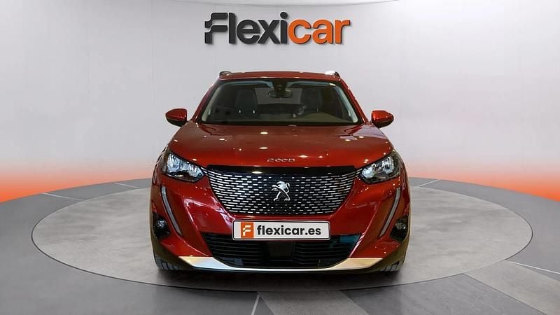 Usado Peugeot 2008 Allure 101 CV (74 kW) 2020 Granate SUV