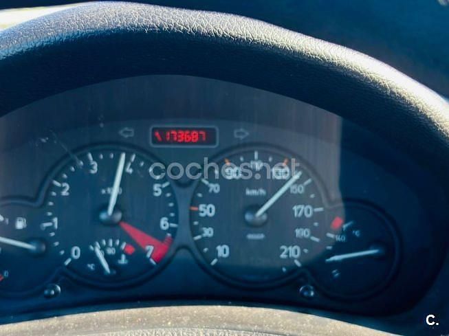 Usado Peugeot 206 110 CV (80 kW) 2002 Gris / plata Descapotable