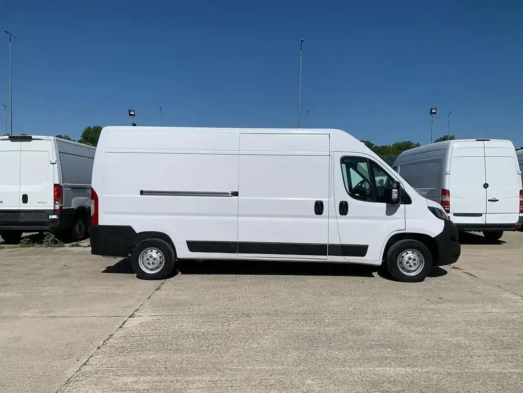 Usado Peugeot Boxer 139 CV (102 kW) 2023 Blanco Van