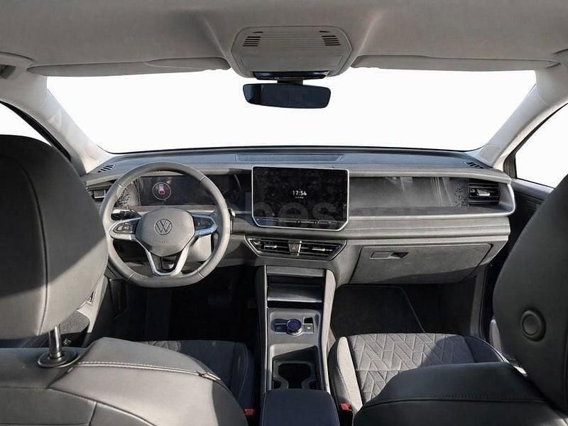 Usado VW Tayron Life 204 CV (150 kW) 2025 Violeta / lila SUV