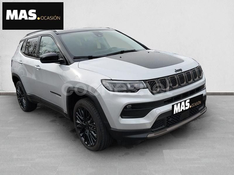 Usado Jeep Compass 130 CV (95 kW) 2023 Gris / plata SUV