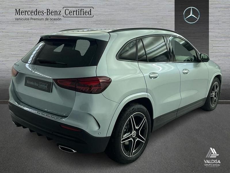 Usado Mercedes GLA200 AMG line 163 CV (119 kW) 2025 Plata hightech SUV
