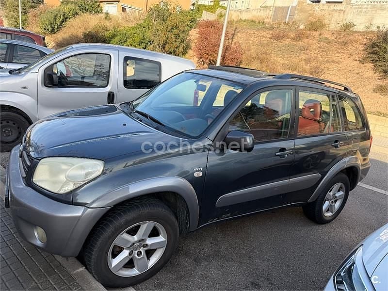 Gris / plata Usado 2004 Toyota RAV4 Sol SUV | 6400 € (Buen precio) - Imagen 1/4
