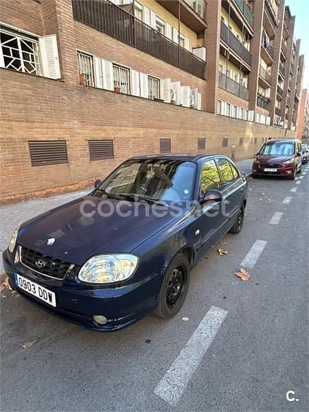 Azul Usado 2004 Hyundai Accent GLS Berlina | 1900 € - Imagen 1/4