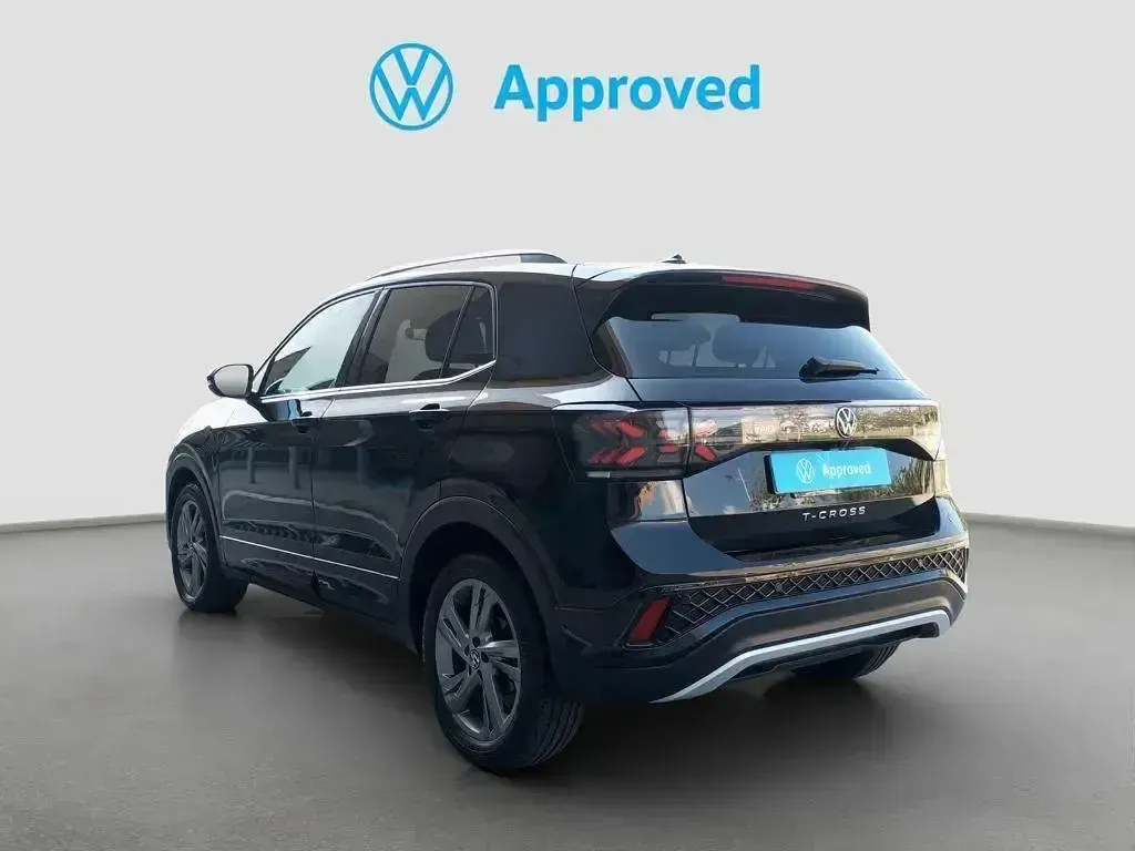 Usado VW T-Cross R-line 116 CV (85 kW) 2024 Negro SUV