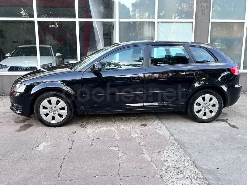 Usado Audi A3 Ambiente 105 CV (77 kW) 2009 Negro Utilitario