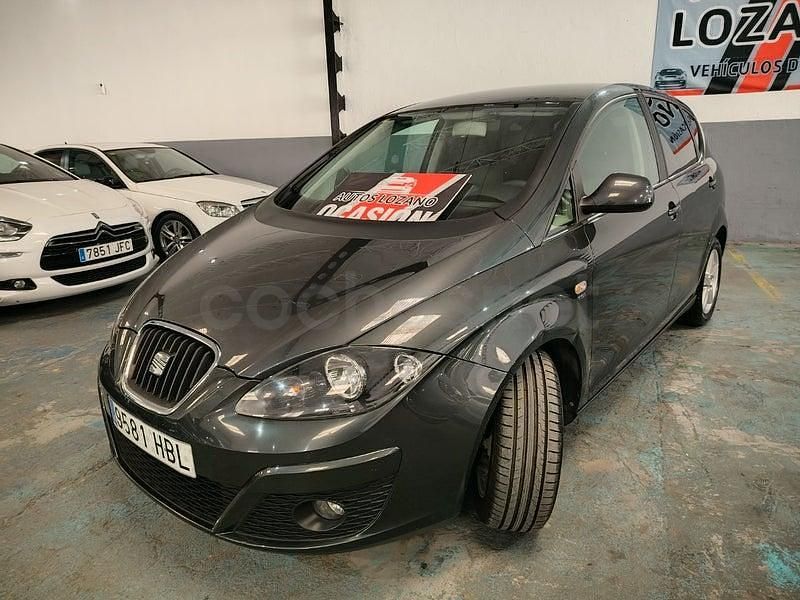 Usado Seat Altea Style 105 CV (77 kW) 2012 Negro Monovolumen