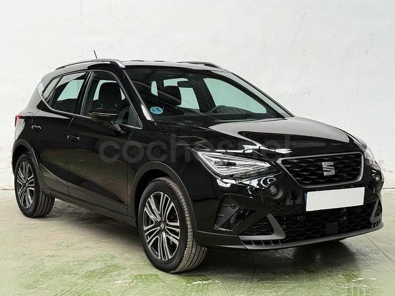 Usado Seat Arona FR 115 CV (84 kW) 2024 Negro SUV