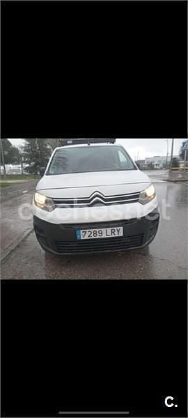 Usado Citroën Berlingo Live 102 CV (75 kW) 2021 Blanco Monovolumen