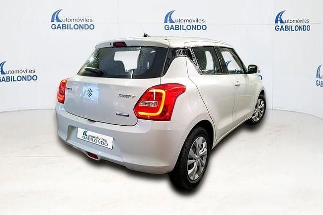 Usado Suzuki Swift 83 CV (61 kW) 2022 Blanco Utilitario