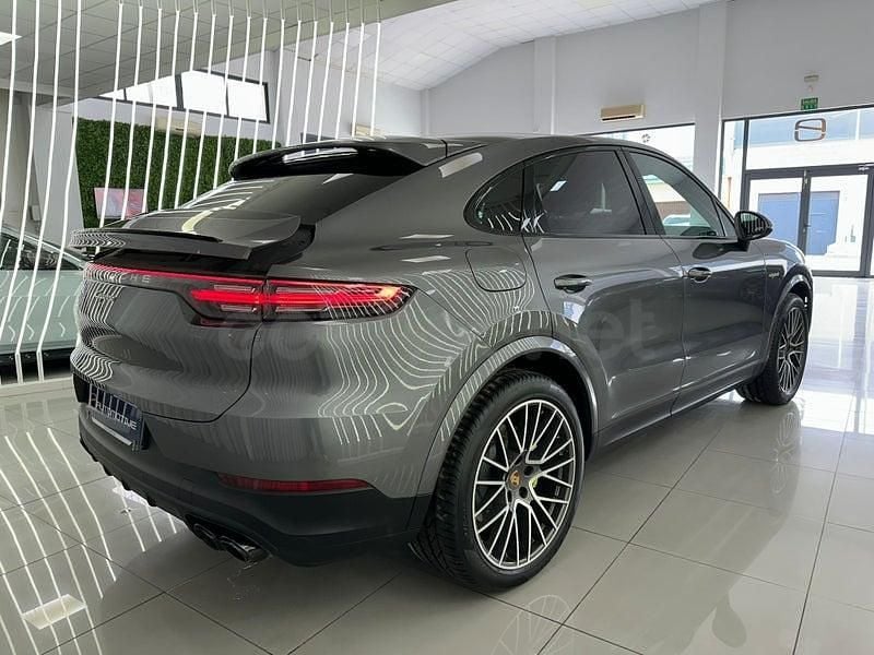 Usado Porsche Cayenne 462 CV (339 kW) 2020 Gris / plata SUV