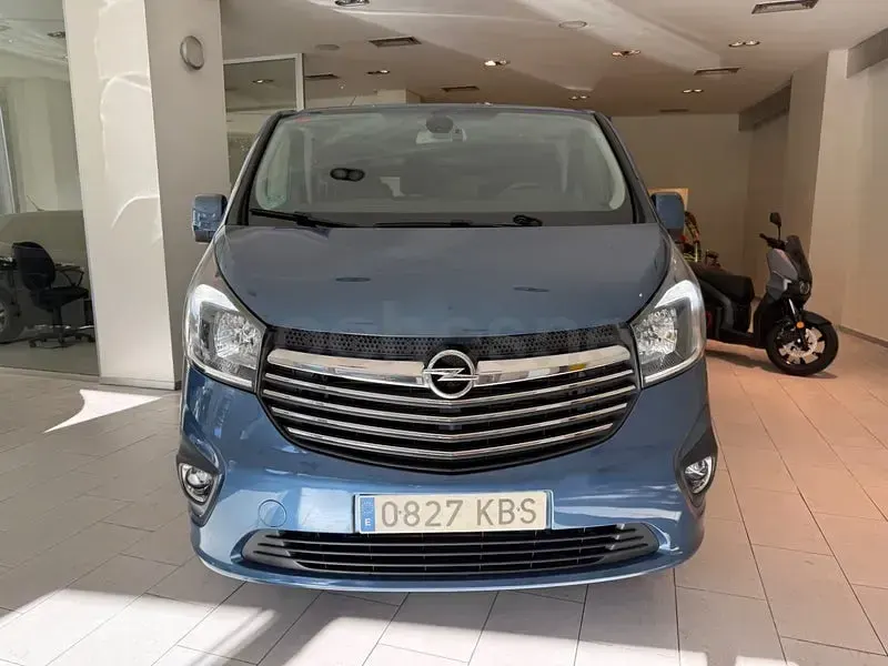 Usado Opel Vivaro 125 CV (91 kW) 2017 Azul Monovolumen