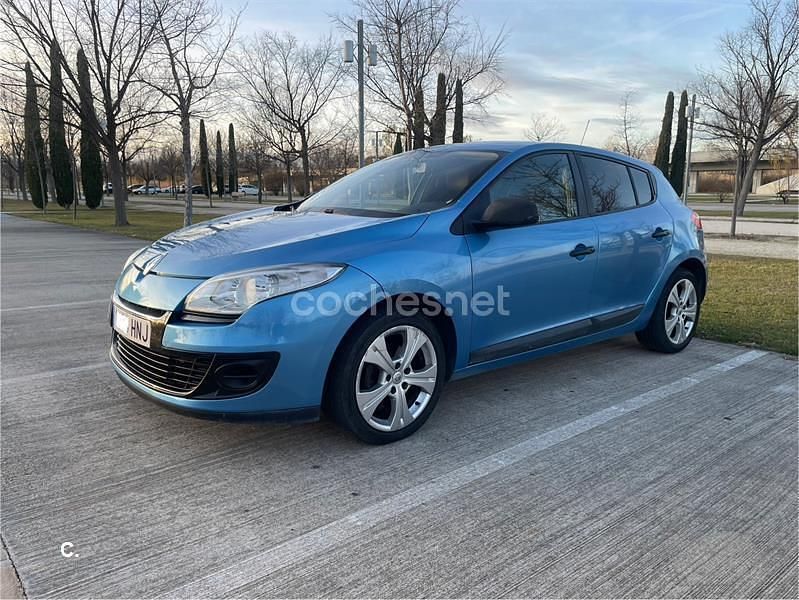 Azul Usado 2013 Renault Mégane Authentique Berlina | 5500 € (Buen precio) - Imagen 1/4