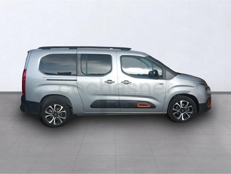 Usado Citroën Berlingo Shine 130 CV (95 kW) 2021 Gris / plata Monovolumen