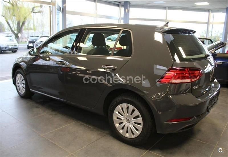 Usado VW Golf VII Advance 110 CV (80 kW) 2018 Negro Berlina