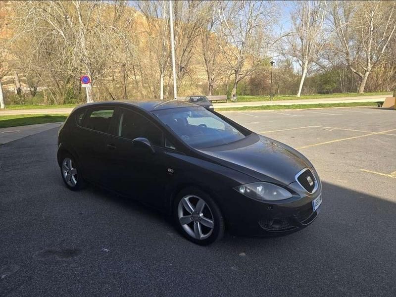 Usado Seat Leon Sport 140 CV (102 kW) 2007 Negro Utilitario