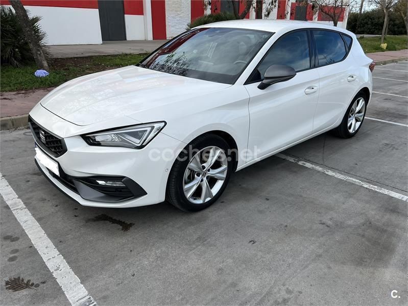 Usado Seat Leon FR 150 CV (110 kW) 2022 Blanco Berlina