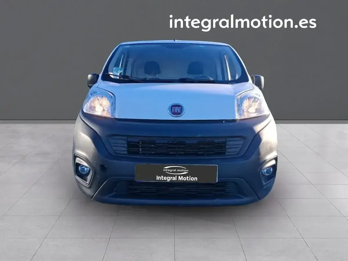Używany Fiat Fiorino 80 KM (58 kW) 2020 Biały Minivan