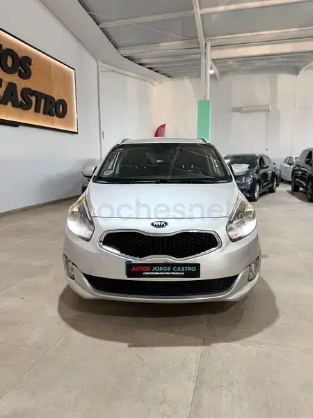 Usado Kia Carens 115 CV (84 kW) 2015 Gris / plata Monovolumen