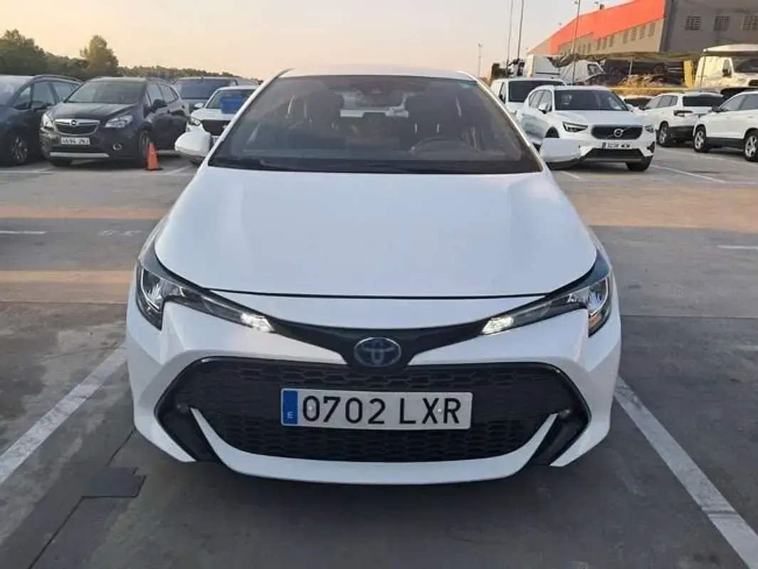 Usado Toyota Corolla Active 122 CV (89 kW) 2022 Blanco Berlina