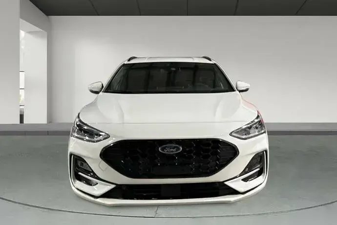 Usado Ford Focus ST-Line 126 CV (92 kW) 2024 Blanco Familiar