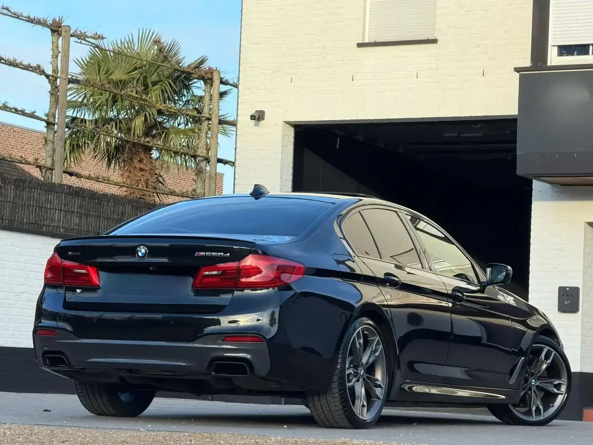Usado BMW M550 Comfort Edition 400 CV (294 kW) 2020 Negro Berlina