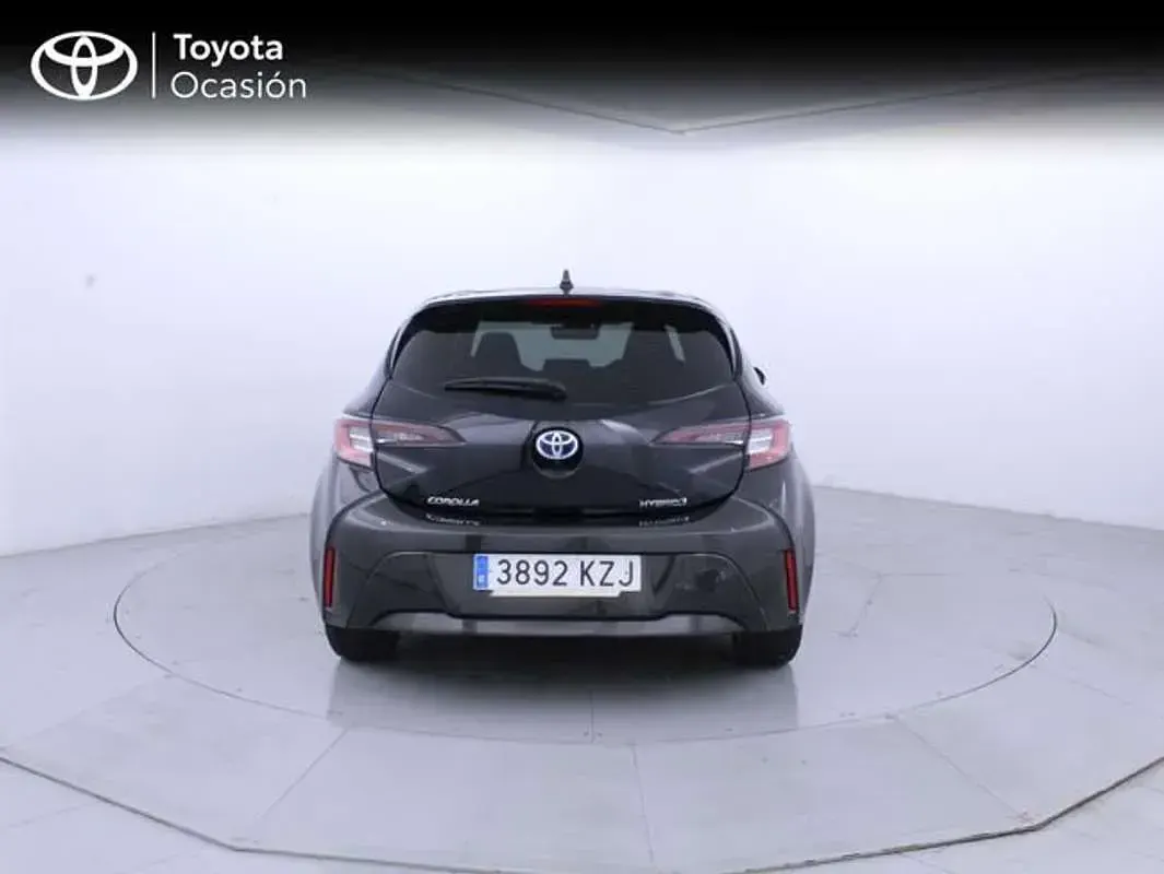 Usado Toyota Corolla Active 122 CV (89 kW) 2019 Negro Berlina