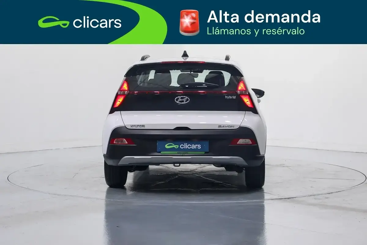 Usado Hyundai Bayon 100 CV (73 kW) 2023 Blanco SUV