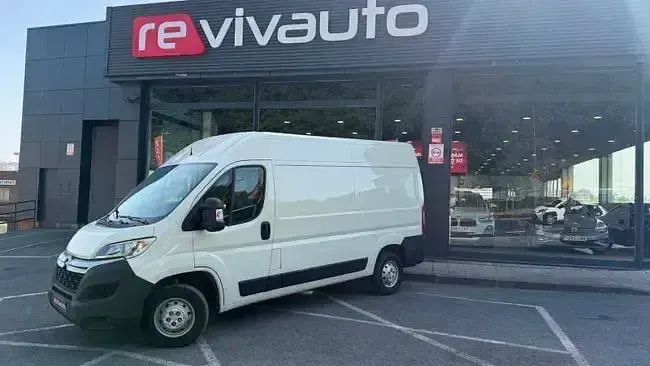 Usado Citroën Jumper 140 CV (102 kW) 2021 Blanco Monovolumen