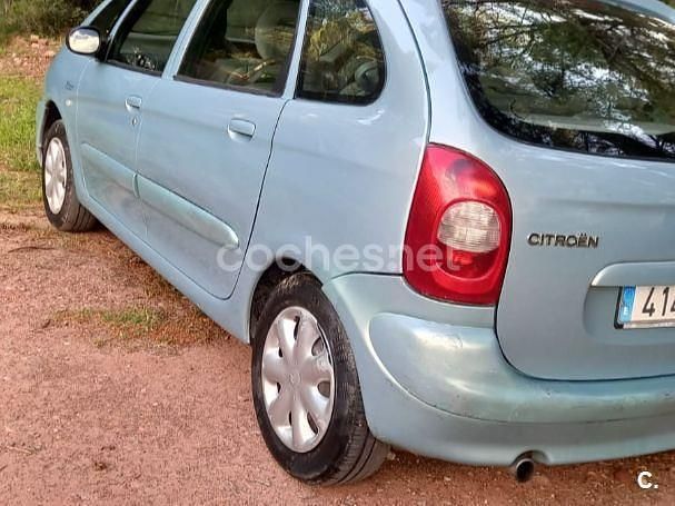 Usado Citroën Xsara Picasso Exclusive 117 CV (86 kW) 2002 Azul Monovolumen