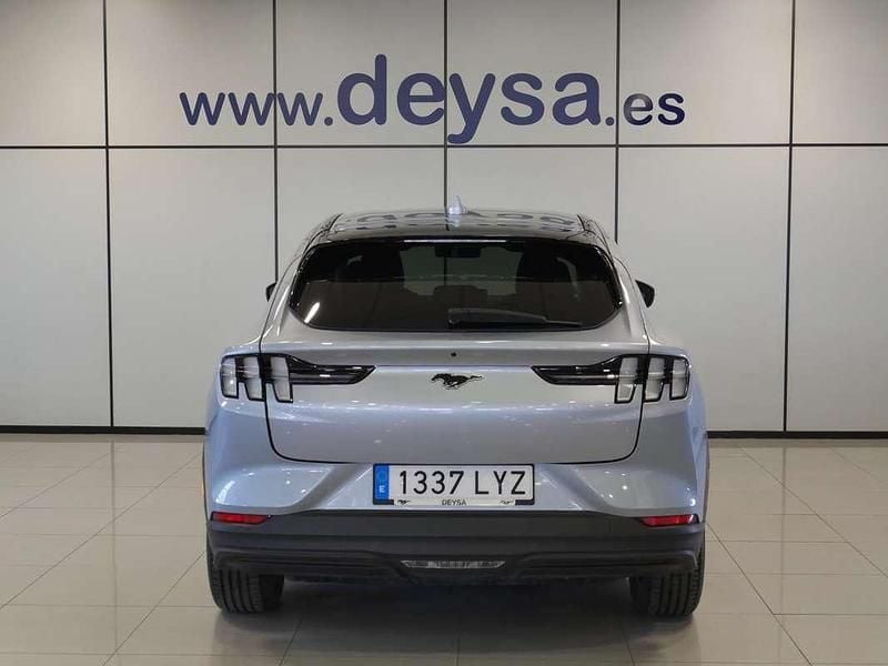 Begagnad Ford Mustang Mach-E 216 kW (294 HK) 2022 Silver SUV